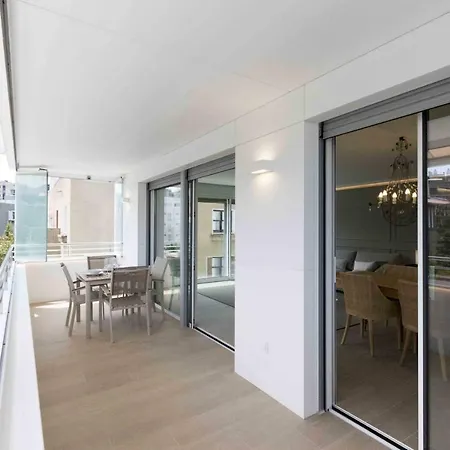 The - Preference Brunet * San Sebastian